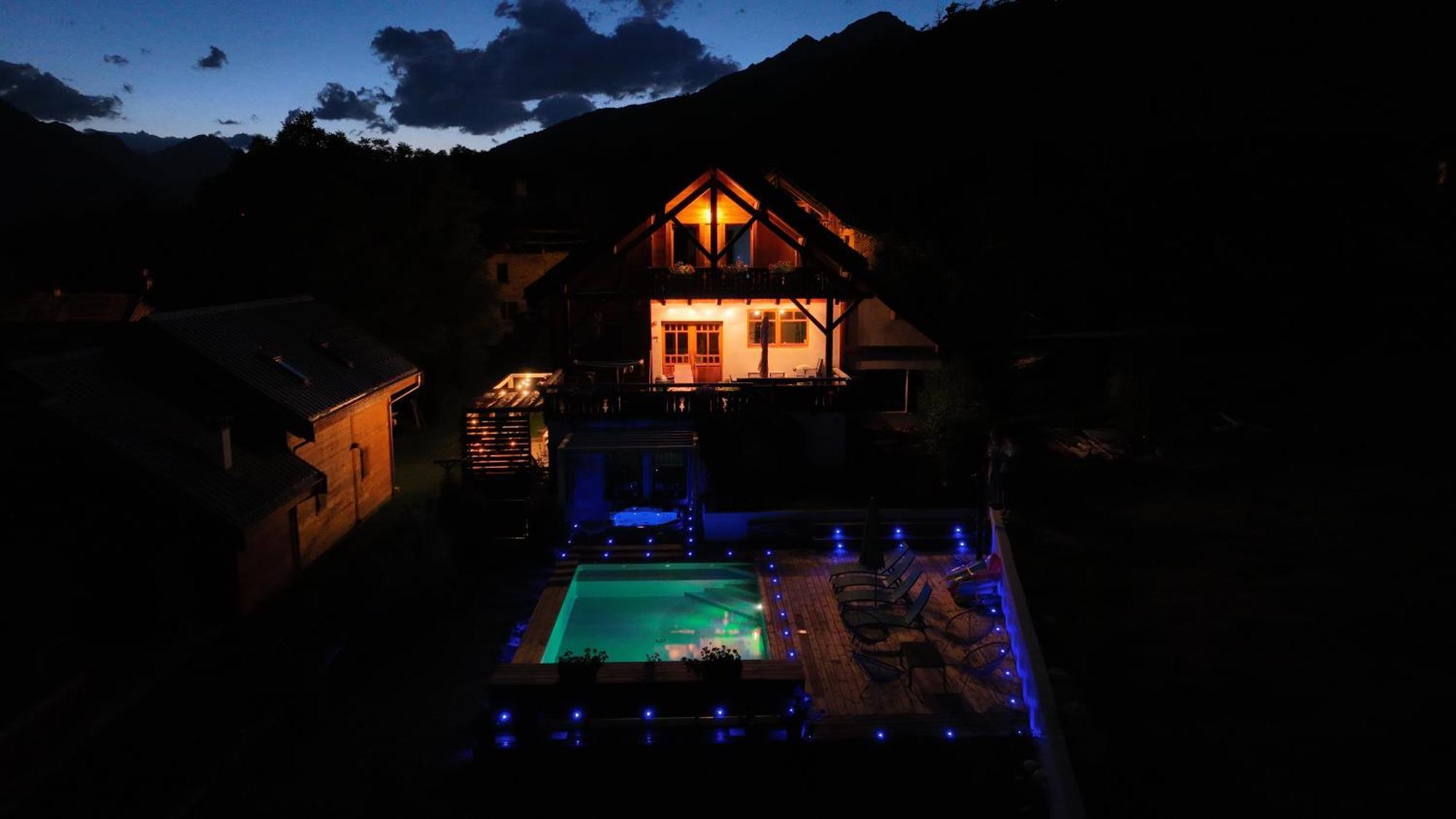 Chalet Serre Cambeou Piscine&Spa Saint Chaffrey Bagian luar foto